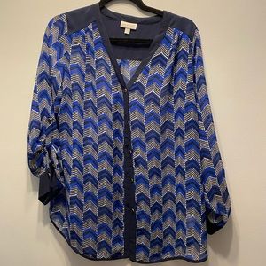 A Pea in the Pod Maternity- Sheer blouse. Sz MED